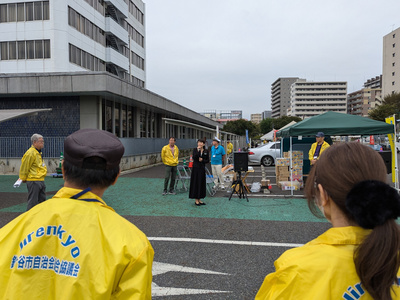 挨拶をする芝田市長（写真）